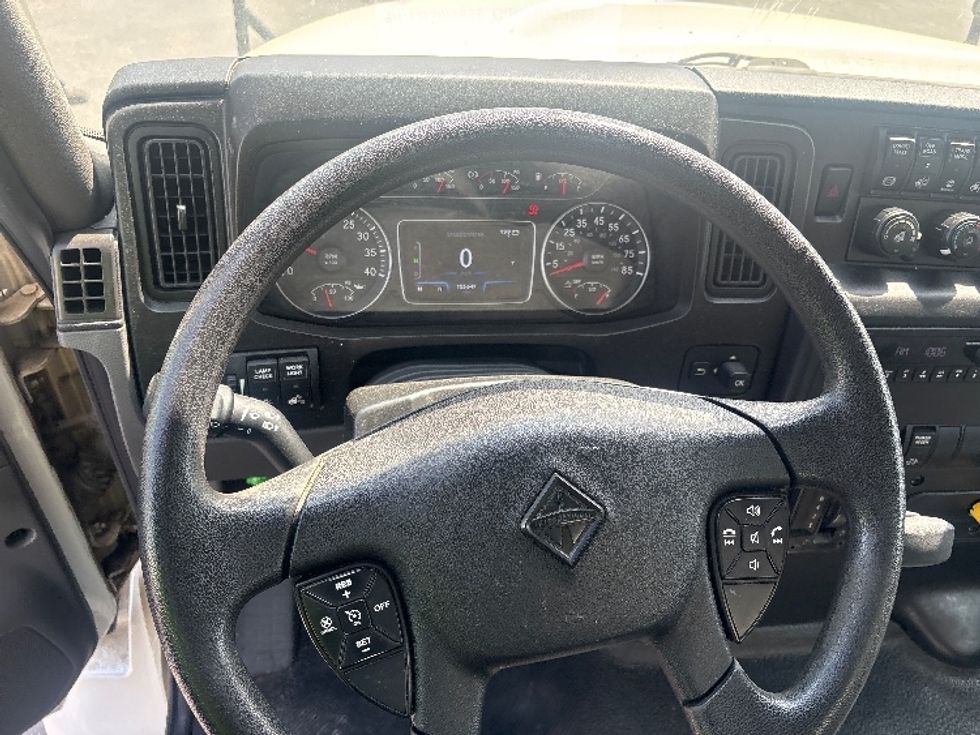 Medium Duty Box Truck-Light and Medium Duty Trucks-International-2022-MV607-Fontana-CA-155,639\n\t\tmiles-$ 68,500 - Image 17