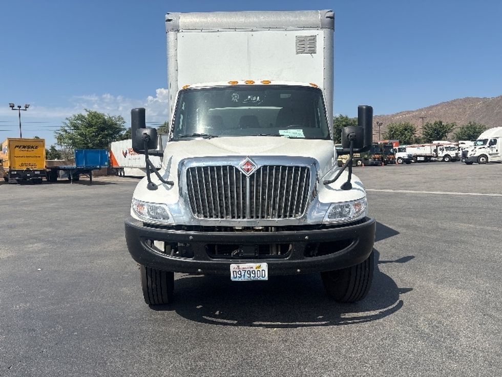 Medium Duty Box Truck-Light and Medium Duty Trucks-International-2022-MV607-Fontana-CA-155,639\n\t\tmiles-$ 68,500 - Image 2