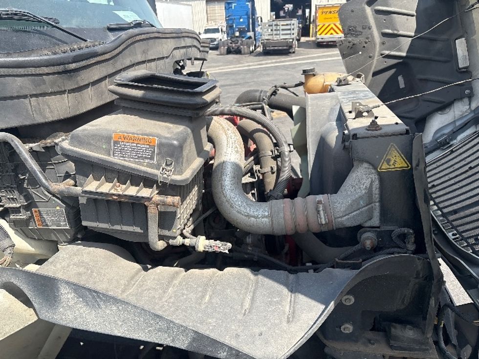 Medium Duty Box Truck-Light and Medium Duty Trucks-International-2022-MV607-Fontana-CA-155,639\n\t\tmiles-$ 68,500 - Image 23