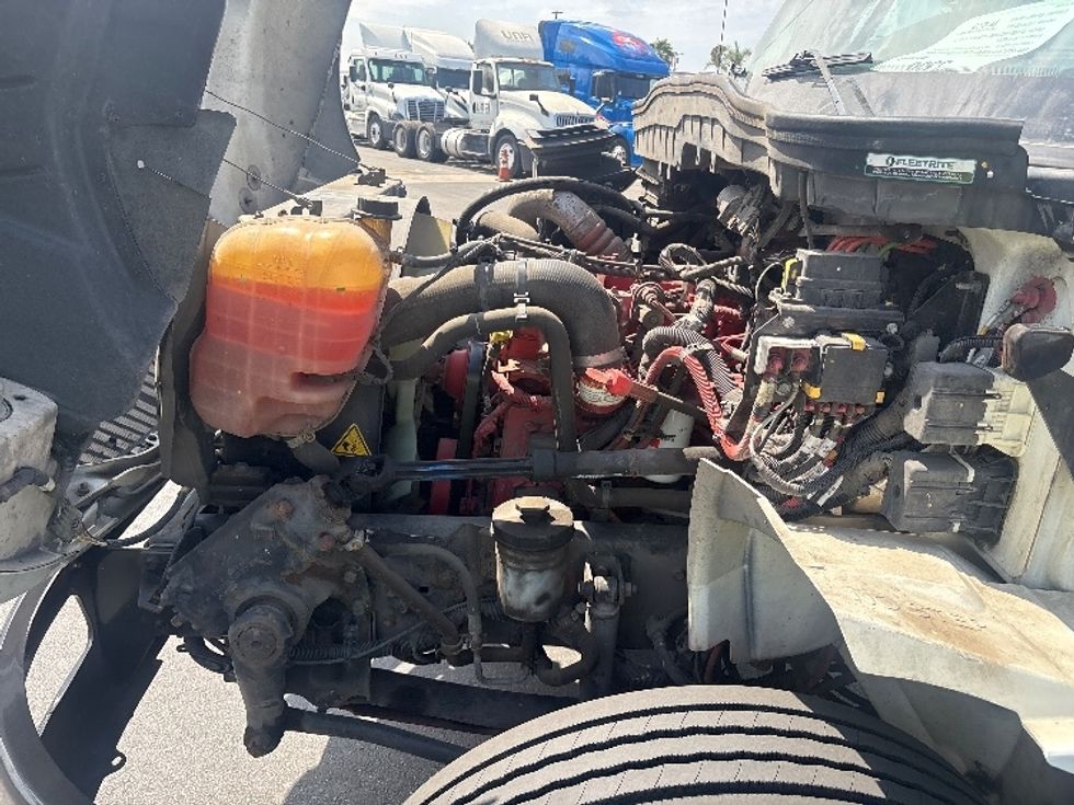 Medium Duty Box Truck-Light and Medium Duty Trucks-International-2022-MV607-Fontana-CA-155,639\n\t\tmiles-$ 68,500 - Image 24