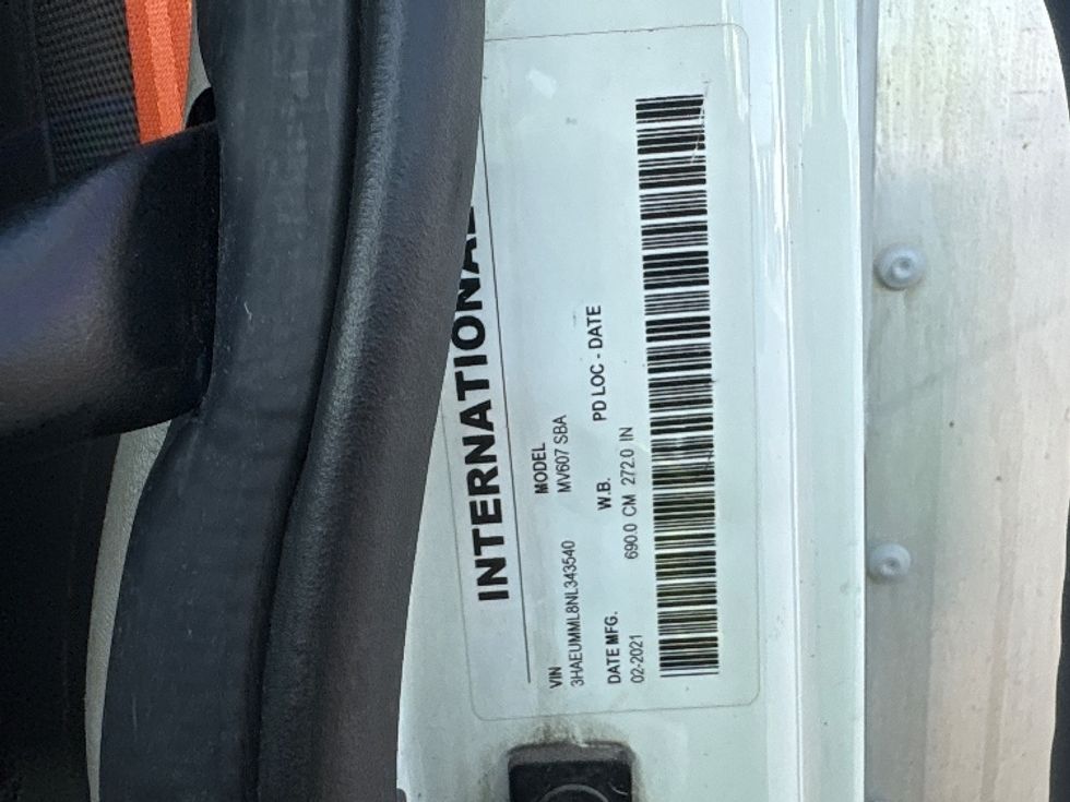 Medium Duty Box Truck-Light and Medium Duty Trucks-International-2022-MV607-Fontana-CA-155,639\n\t\tmiles-$ 68,500 - Image 25