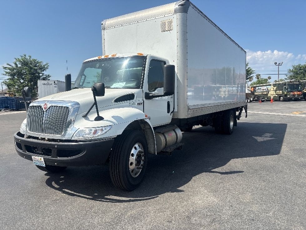 Medium Duty Box Truck-Light and Medium Duty Trucks-International-2022-MV607-Fontana-CA-155,639\n\t\tmiles-$ 68,500 - Image 3