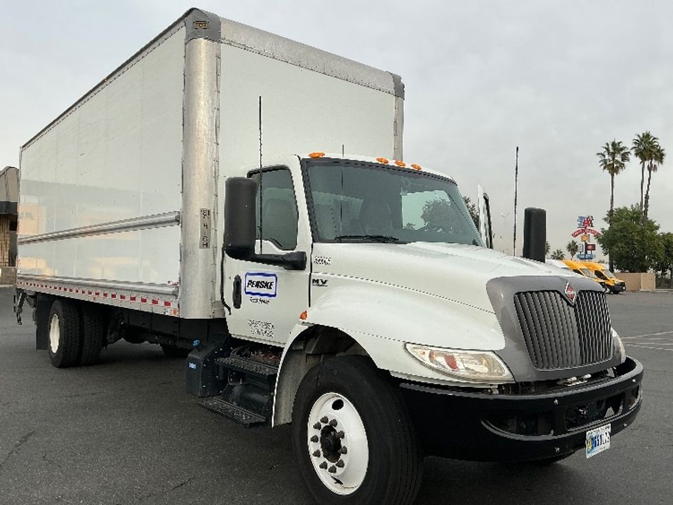 Medium Duty Box Truck-Light and Medium Duty Trucks-International-2022-MV607-Fontana-CA-202,620\n\t\tmiles-$ 55,000 - Image 1