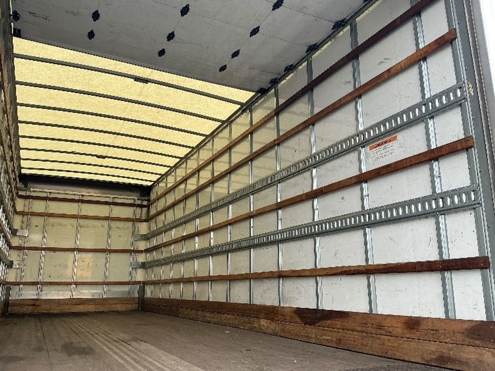 Medium Duty Box Truck-Light and Medium Duty Trucks-International-2022-MV607-Fontana-CA-202,620\n\t\tmiles-$ 55,000 - Image 10