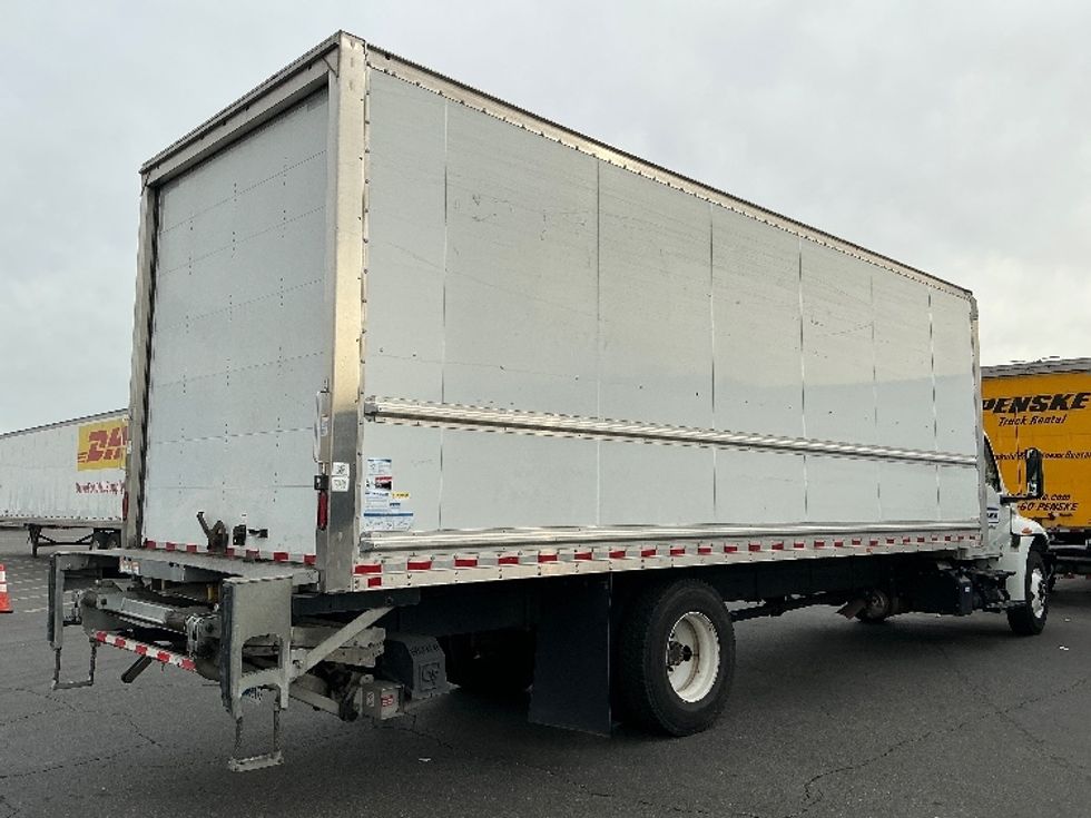 Medium Duty Box Truck-Light and Medium Duty Trucks-International-2022-MV607-Fontana-CA-202,620\n\t\tmiles-$ 55,000 - Image 11