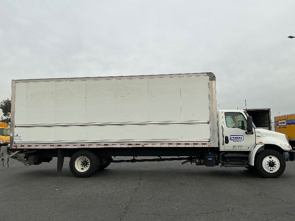 Medium Duty Box Truck-Light and Medium Duty Trucks-International-2022-MV607-Fontana-CA-202,620\n\t\tmiles-$ 55,000 - Image 13