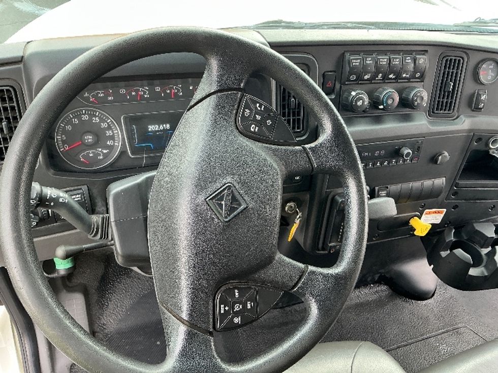 Medium Duty Box Truck-Light and Medium Duty Trucks-International-2022-MV607-Fontana-CA-202,620\n\t\tmiles-$ 55,000 - Image 15