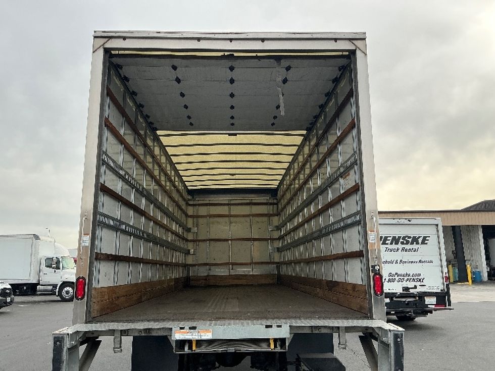 Medium Duty Box Truck-Light and Medium Duty Trucks-International-2022-MV607-Fontana-CA-202,620\n\t\tmiles-$ 55,000 - Image 16