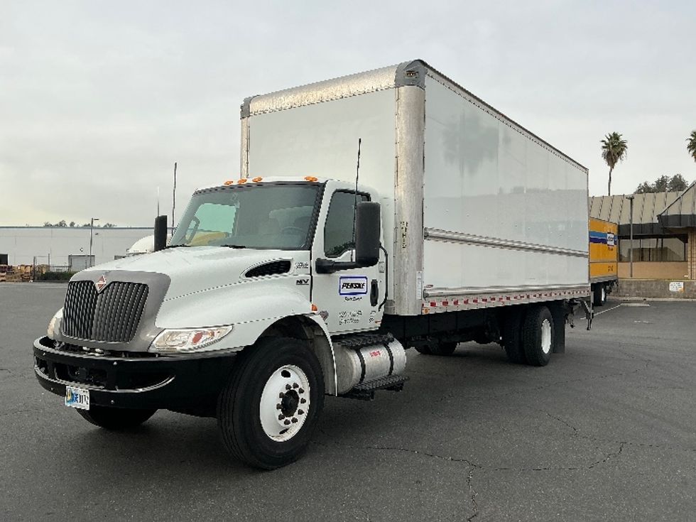 Medium Duty Box Truck-Light and Medium Duty Trucks-International-2022-MV607-Fontana-CA-202,620\n\t\tmiles-$ 55,000 - Image 3