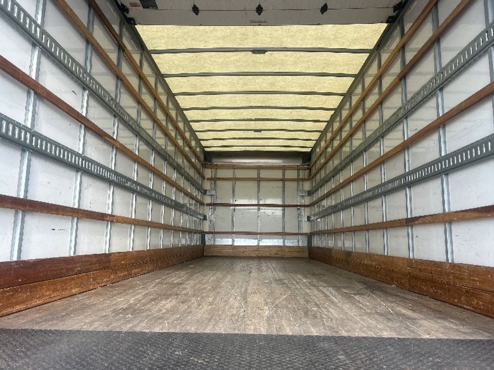 Medium Duty Box Truck-Light and Medium Duty Trucks-International-2022-MV607-Fontana-CA-220,527\n\t\tmiles-$ 46,000 - Image 10