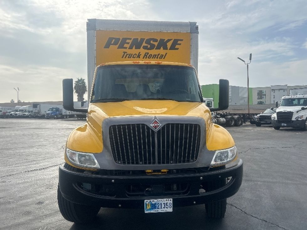 Medium Duty Box Truck-Light and Medium Duty Trucks-International-2022-MV607-Fontana-CA-220,527\n\t\tmiles-$ 46,000 - Image 2