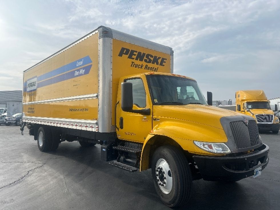 Medium Duty Box Truck-Light and Medium Duty Trucks-International-2022-MV607-Fontana-CA-220,527\n\t\tmiles-$ 46,000 - Image 3