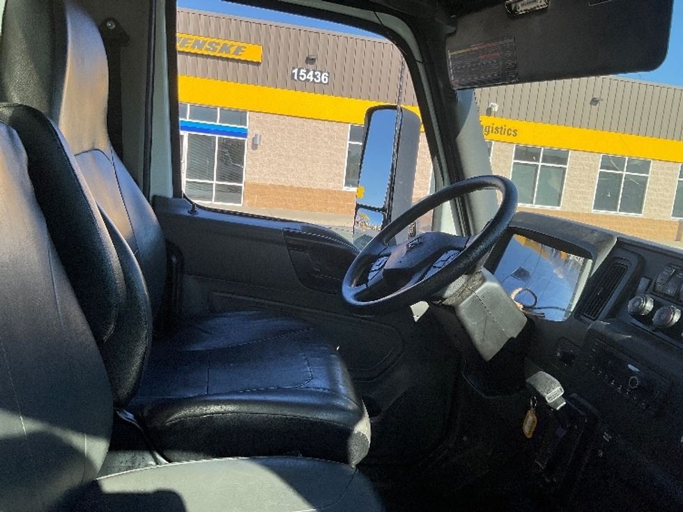 Medium Duty Box Truck-Light and Medium Duty Trucks-International-2022-MV607-Fontana-CA-221,550\n\t\tmiles-$ 51,250 - Image 22