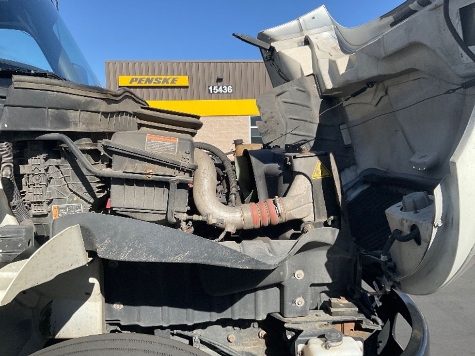 Medium Duty Box Truck-Light and Medium Duty Trucks-International-2022-MV607-Fontana-CA-221,550\n\t\tmiles-$ 51,250 - Image 23