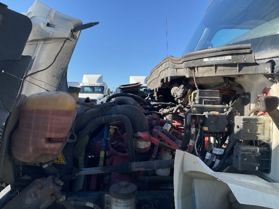 Medium Duty Box Truck-Light and Medium Duty Trucks-International-2022-MV607-Fontana-CA-221,550\n\t\tmiles-$ 51,250 - Image 24