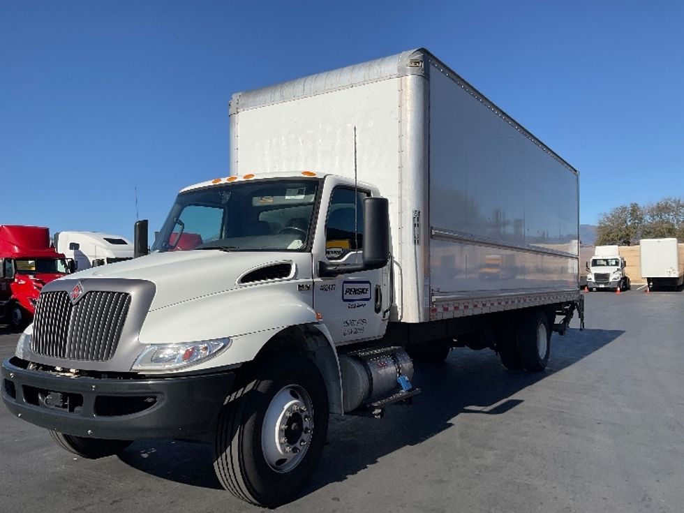 Medium Duty Box Truck-Light and Medium Duty Trucks-International-2022-MV607-Fontana-CA-221,550\n\t\tmiles-$ 51,250 - Image 3