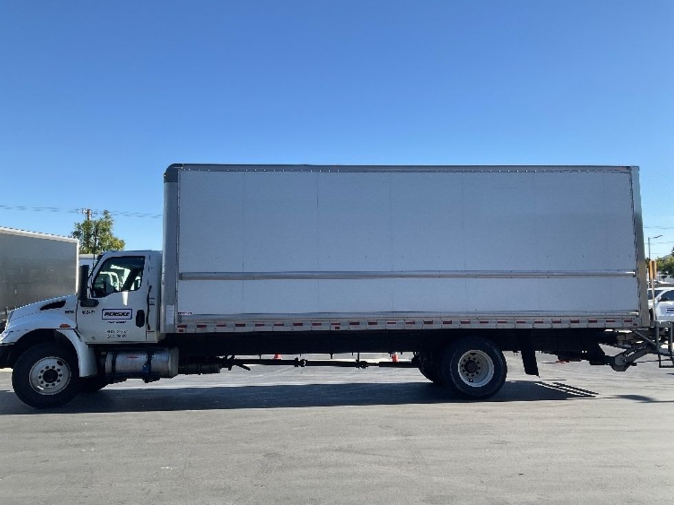 Medium Duty Box Truck-Light and Medium Duty Trucks-International-2022-MV607-Fontana-CA-221,550\n\t\tmiles-$ 51,250 - Image 4