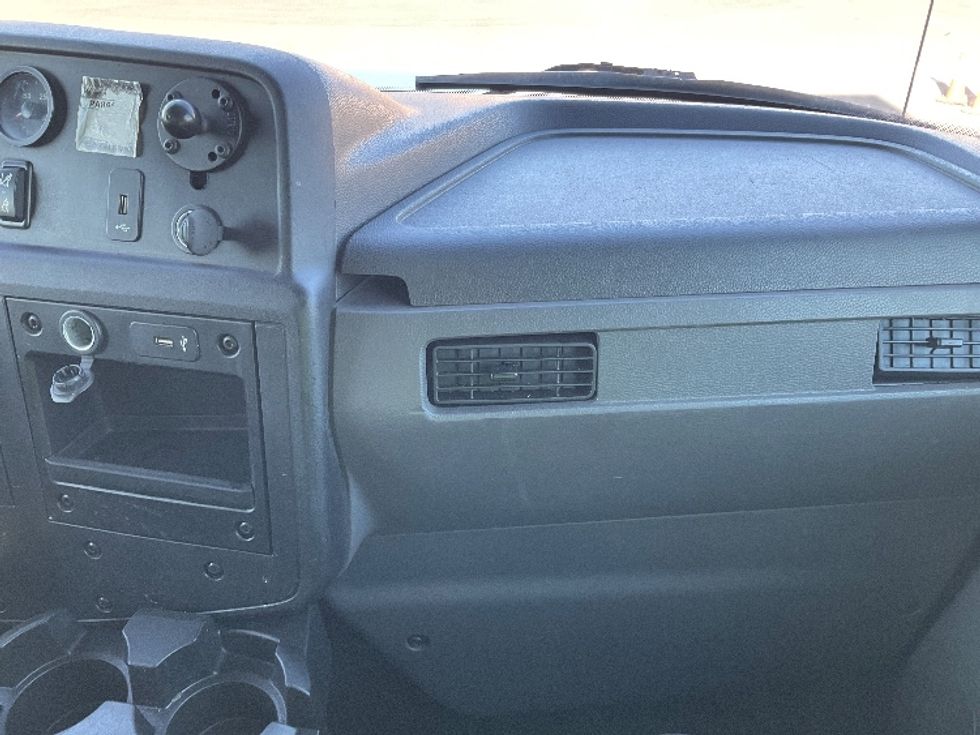 Medium Duty Box Truck-Light and Medium Duty Trucks-International-2022-MV607-Fontana-CA-250,707\n\t\tmiles-$ 41,000 - Image 21