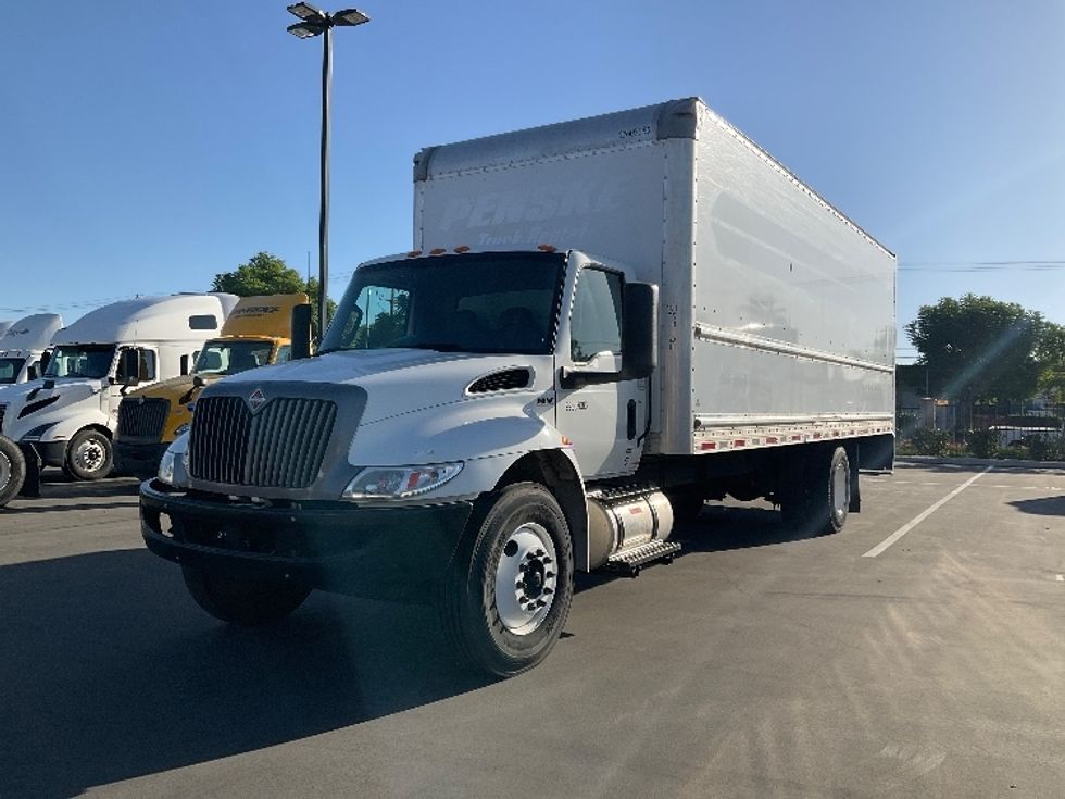 Medium Duty Box Truck-Light and Medium Duty Trucks-International-2022-MV607-Fontana-CA-250,707\n\t\tmiles-$ 41,000 - Image 3