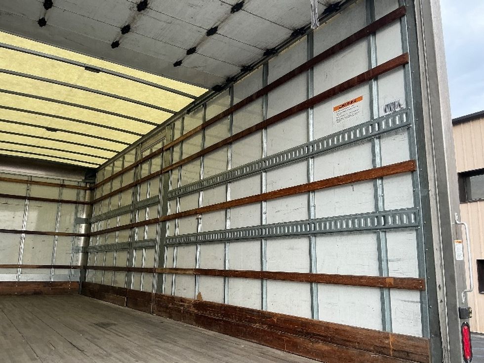 Medium Duty Box Truck-Light and Medium Duty Trucks-International-2022-MV607-Fontana-CA-253,187\n\t\tmiles-$ 39,000 - Image 12