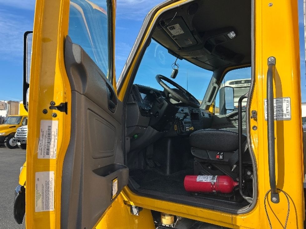 Medium Duty Box Truck-Light and Medium Duty Trucks-International-2022-MV607-Fontana-CA-253,187\n\t\tmiles-$ 39,000 - Image 16