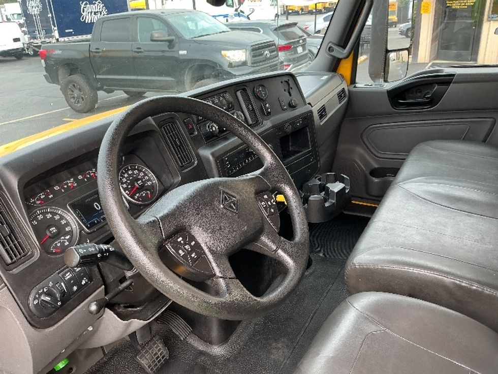 Medium Duty Box Truck-Light and Medium Duty Trucks-International-2022-MV607-Fontana-CA-253,187\n\t\tmiles-$ 39,000 - Image 17