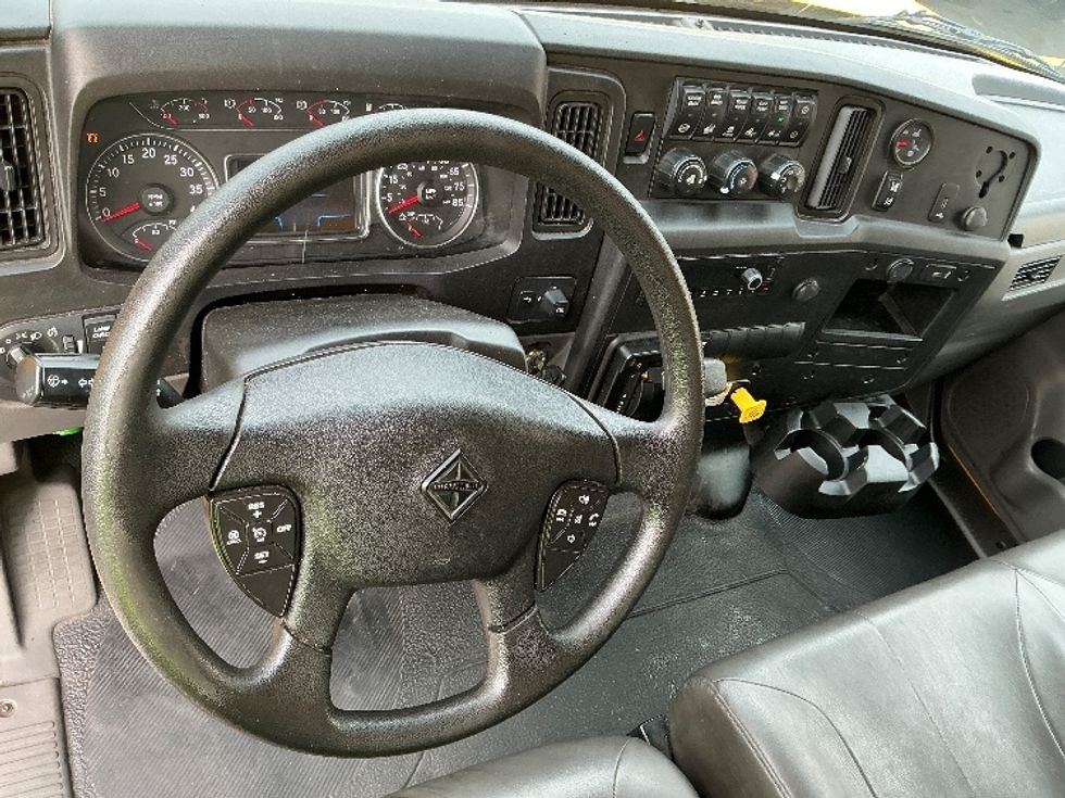 Medium Duty Box Truck-Light and Medium Duty Trucks-International-2022-MV607-Fontana-CA-253,187\n\t\tmiles-$ 39,000 - Image 18