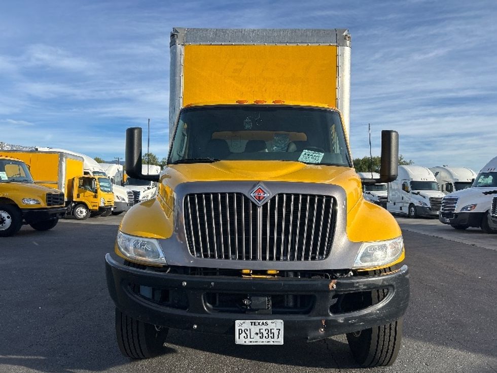 Medium Duty Box Truck-Light and Medium Duty Trucks-International-2022-MV607-Fontana-CA-253,187\n\t\tmiles-$ 39,000 - Image 2