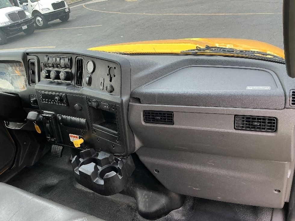 Medium Duty Box Truck-Light and Medium Duty Trucks-International-2022-MV607-Fontana-CA-253,187\n\t\tmiles-$ 39,000 - Image 21