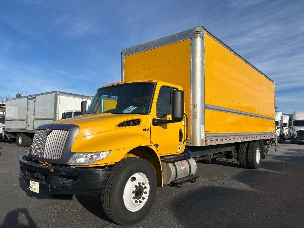 Medium Duty Box Truck-Light and Medium Duty Trucks-International-2022-MV607-Fontana-CA-253,187\n\t\tmiles-$ 39,000 - Image 3