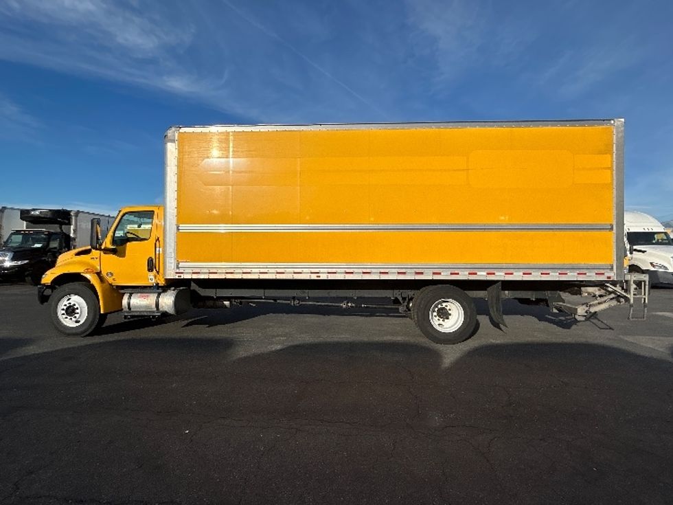 Medium Duty Box Truck-Light and Medium Duty Trucks-International-2022-MV607-Fontana-CA-253,187\n\t\tmiles-$ 39,000 - Image 4