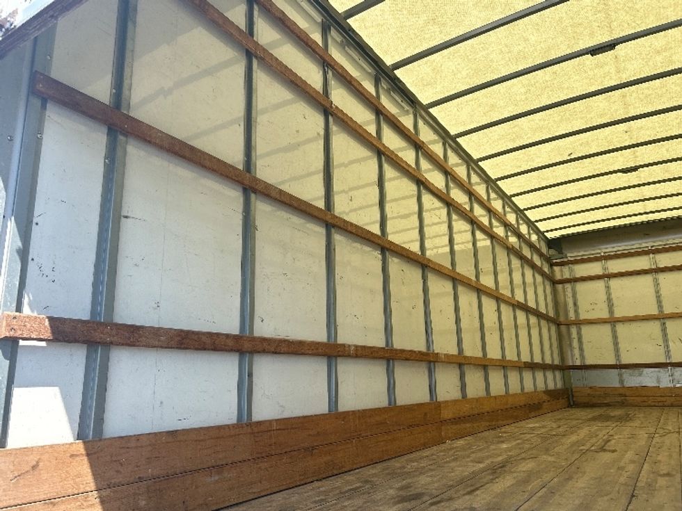 Medium Duty Box Truck-Light and Medium Duty Trucks-International-2022-MV607-Fontana-CA-259,478\n\t\tmiles-$ 39,500 - Image 10