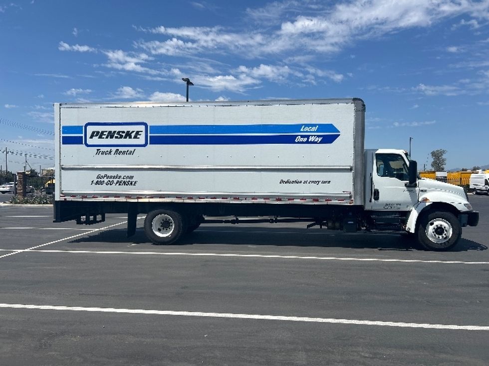 Medium Duty Box Truck-Light and Medium Duty Trucks-International-2022-MV607-Fontana-CA-259,478\n\t\tmiles-$ 39,500 - Image 14