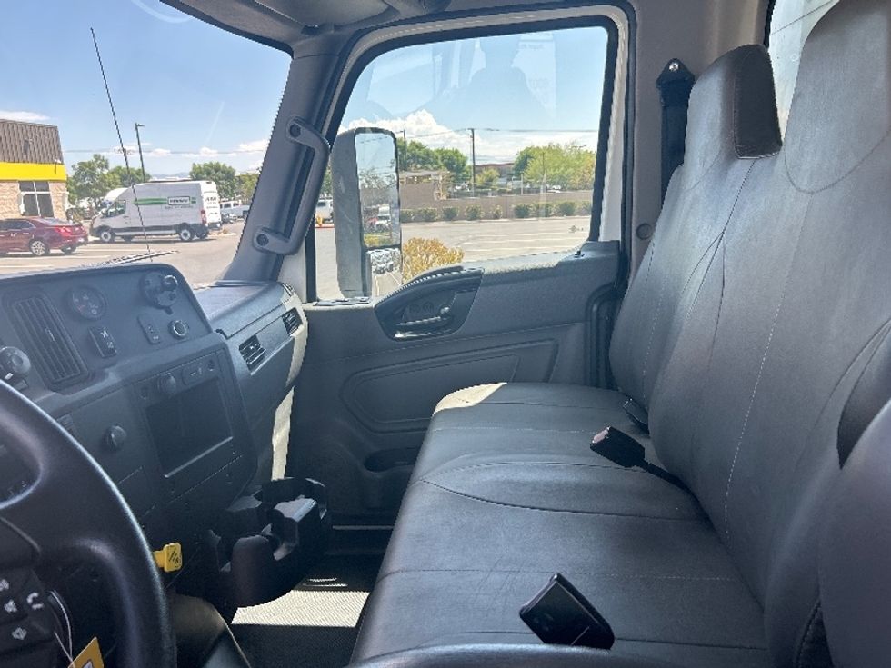Medium Duty Box Truck-Light and Medium Duty Trucks-International-2022-MV607-Fontana-CA-259,478\n\t\tmiles-$ 39,500 - Image 17