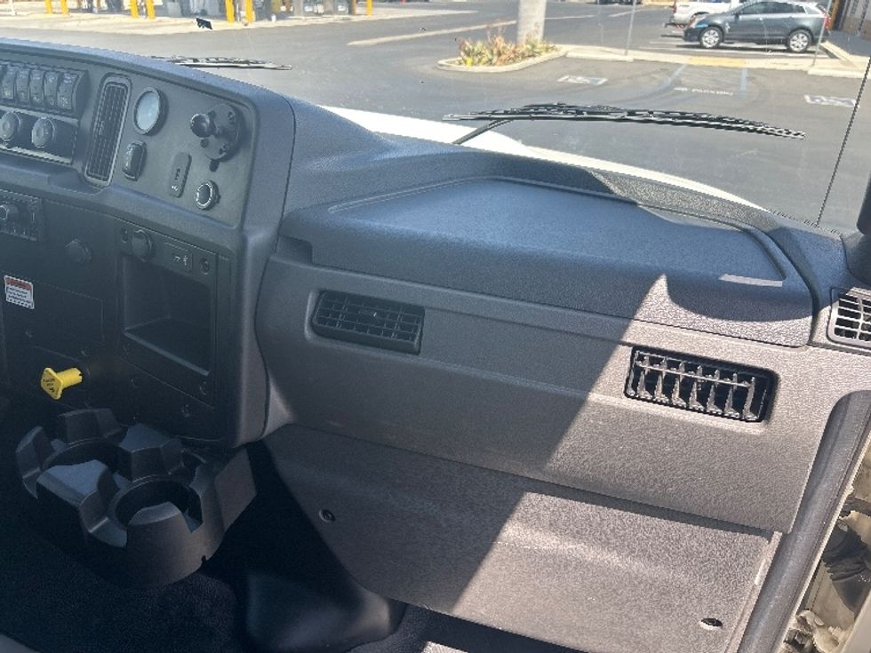 Medium Duty Box Truck-Light and Medium Duty Trucks-International-2022-MV607-Fontana-CA-259,478\n\t\tmiles-$ 39,500 - Image 19
