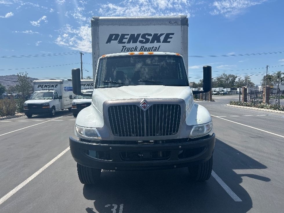 Medium Duty Box Truck-Light and Medium Duty Trucks-International-2022-MV607-Fontana-CA-259,478\n\t\tmiles-$ 39,500 - Image 2