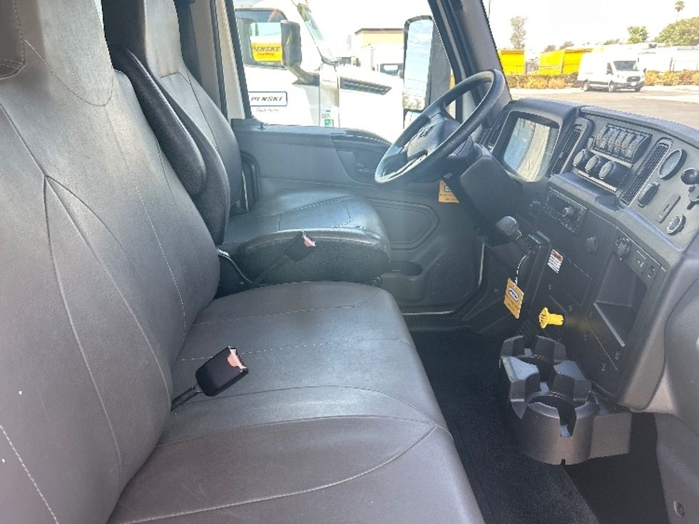Medium Duty Box Truck-Light and Medium Duty Trucks-International-2022-MV607-Fontana-CA-259,478\n\t\tmiles-$ 39,500 - Image 20