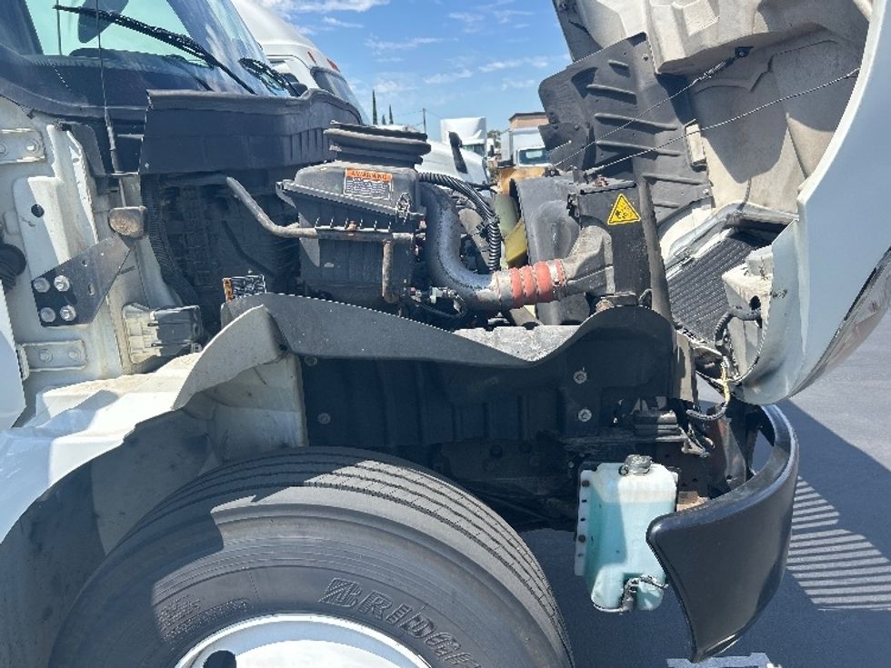 Medium Duty Box Truck-Light and Medium Duty Trucks-International-2022-MV607-Fontana-CA-259,478\n\t\tmiles-$ 39,500 - Image 21