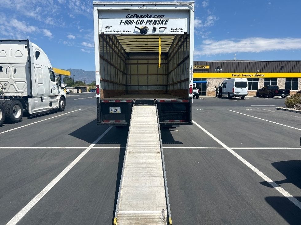 Medium Duty Box Truck-Light and Medium Duty Trucks-International-2022-MV607-Fontana-CA-259,478\n\t\tmiles-$ 39,500 - Image 9