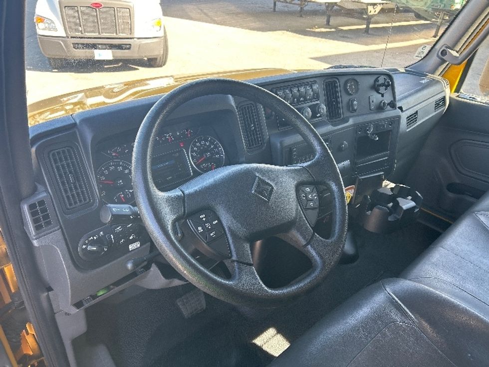 Medium Duty Box Truck-Light and Medium Duty Trucks-International-2022-MV607-Fontana-CA-65,384\n\t\tmiles-$ 78,250 - Image 17