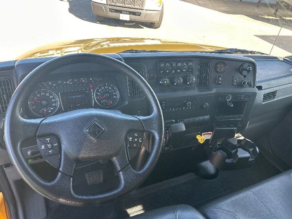 Medium Duty Box Truck-Light and Medium Duty Trucks-International-2022-MV607-Fontana-CA-65,384\n\t\tmiles-$ 78,250 - Image 18