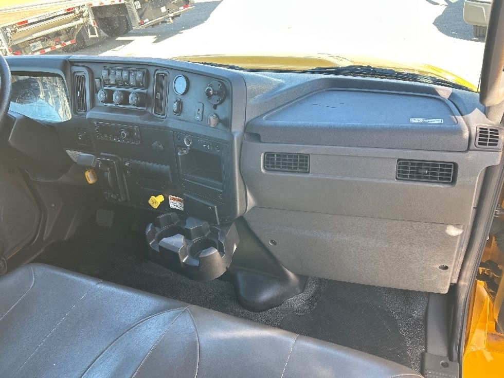 Medium Duty Box Truck-Light and Medium Duty Trucks-International-2022-MV607-Fontana-CA-65,384\n\t\tmiles-$ 78,250 - Image 21