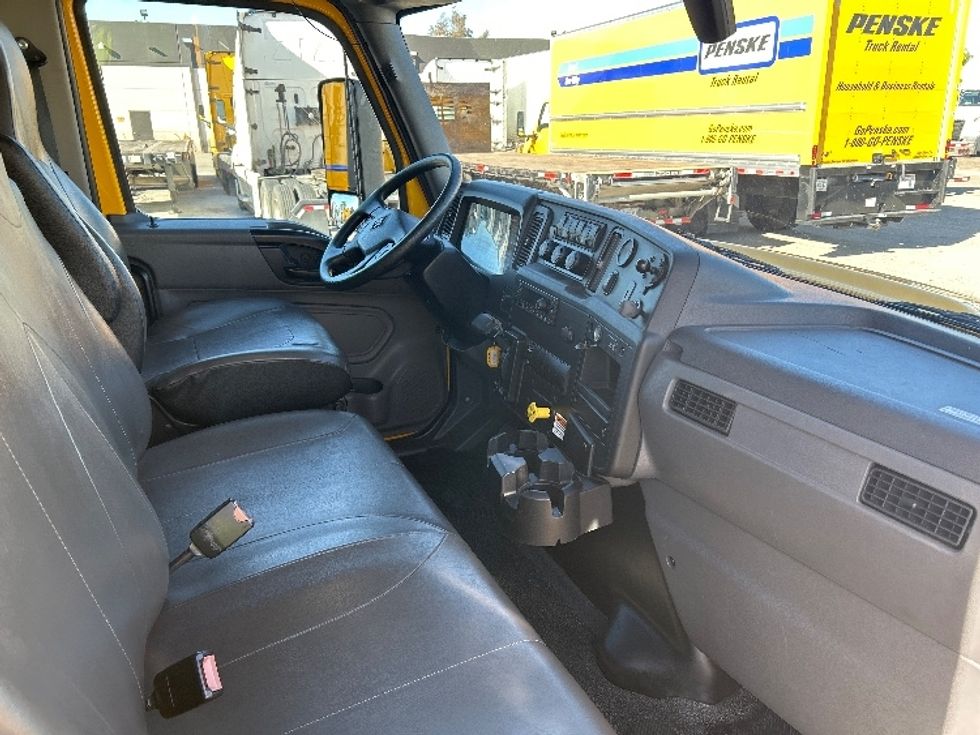 Medium Duty Box Truck-Light and Medium Duty Trucks-International-2022-MV607-Fontana-CA-65,384\n\t\tmiles-$ 78,250 - Image 22