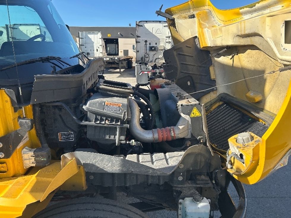 Medium Duty Box Truck-Light and Medium Duty Trucks-International-2022-MV607-Fontana-CA-65,384\n\t\tmiles-$ 78,250 - Image 23