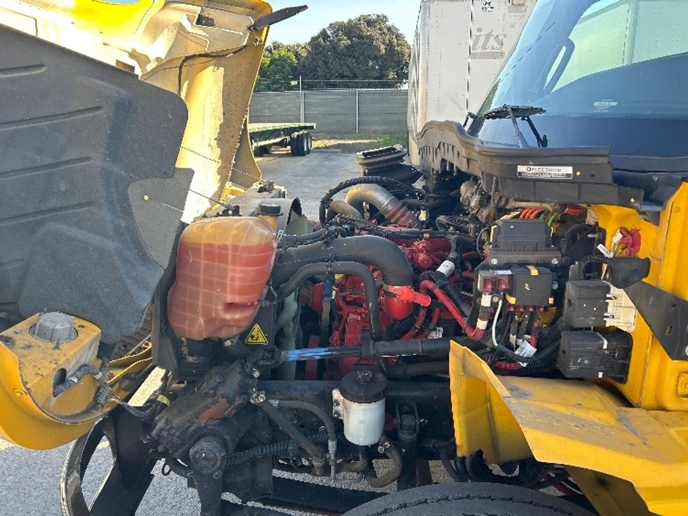 Medium Duty Box Truck-Light and Medium Duty Trucks-International-2022-MV607-Fontana-CA-65,384\n\t\tmiles-$ 78,250 - Image 24