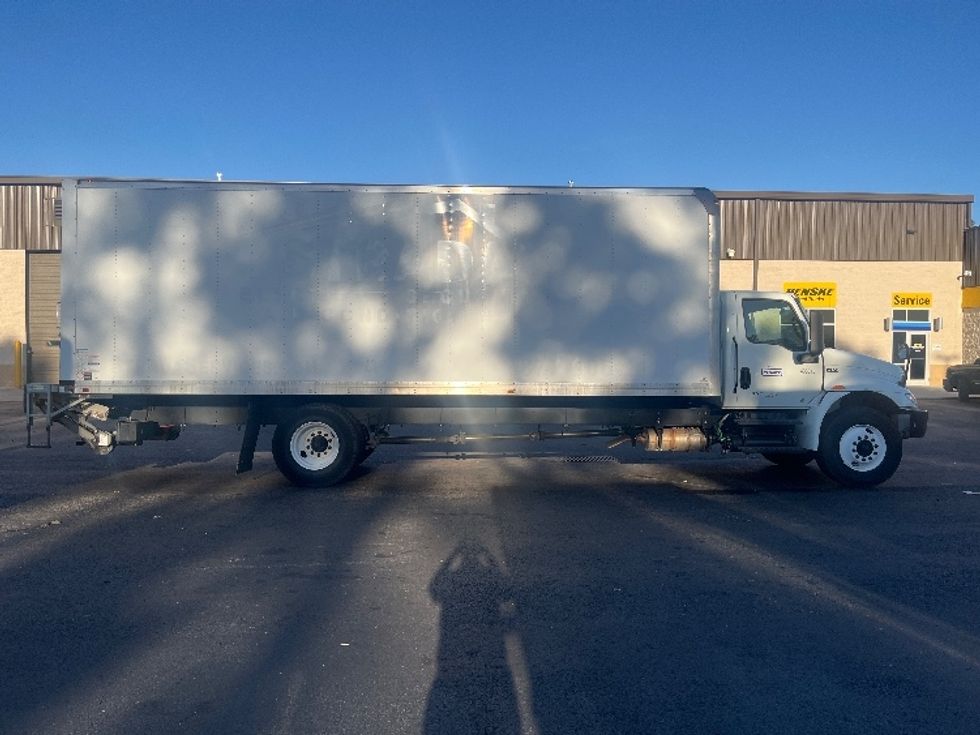 Medium Duty Box Truck-Light and Medium Duty Trucks-International-2022-MV607-Forest Park-GA-131,640\n\t\tmiles-$ 72,000 - Image 15