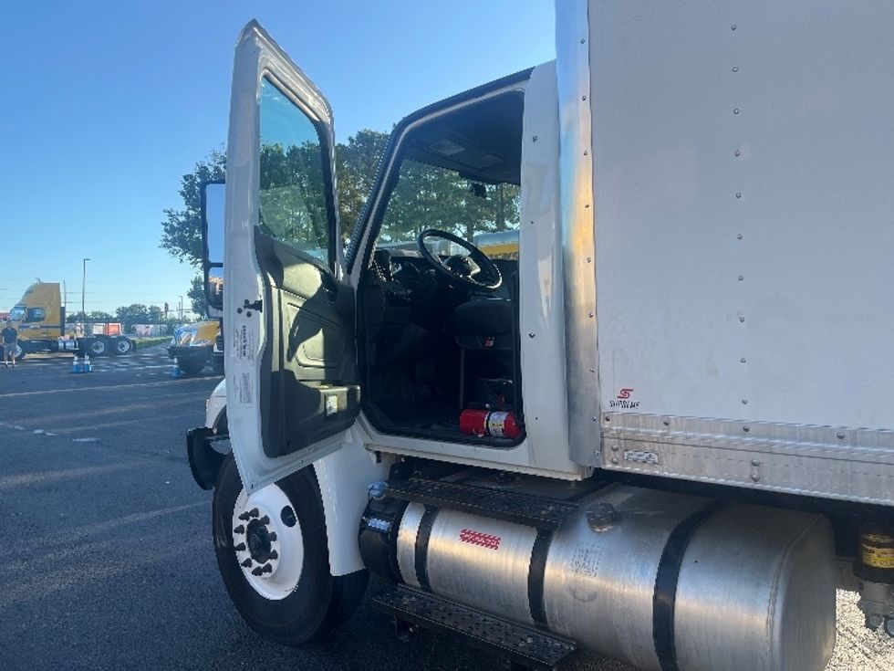 Medium Duty Box Truck-Light and Medium Duty Trucks-International-2022-MV607-Forest Park-GA-131,640\n\t\tmiles-$ 72,000 - Image 16