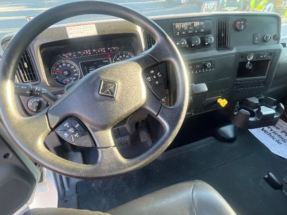 Medium Duty Box Truck-Light and Medium Duty Trucks-International-2022-MV607-Forest Park-GA-131,640\n\t\tmiles-$ 72,000 - Image 18