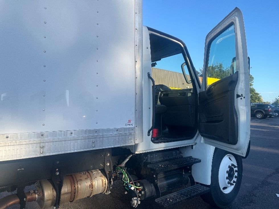Medium Duty Box Truck-Light and Medium Duty Trucks-International-2022-MV607-Forest Park-GA-131,640\n\t\tmiles-$ 72,000 - Image 20