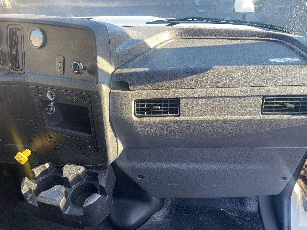 Medium Duty Box Truck-Light and Medium Duty Trucks-International-2022-MV607-Forest Park-GA-131,640\n\t\tmiles-$ 72,000 - Image 21